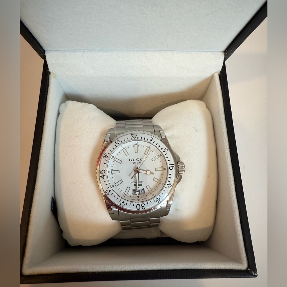Men’s Gucci dive watch
